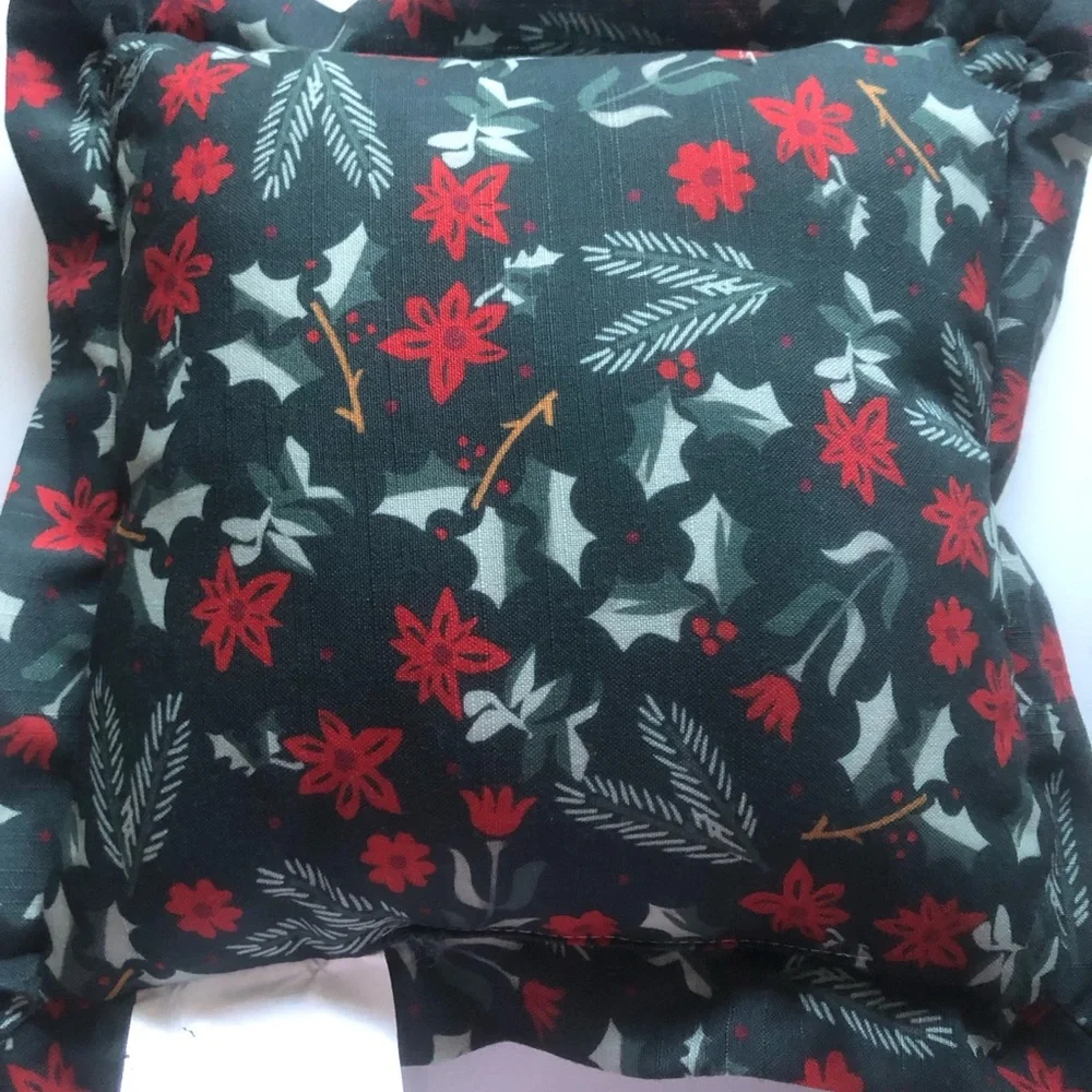 Grandma Christmas present Throw Pillow - Cream and Green